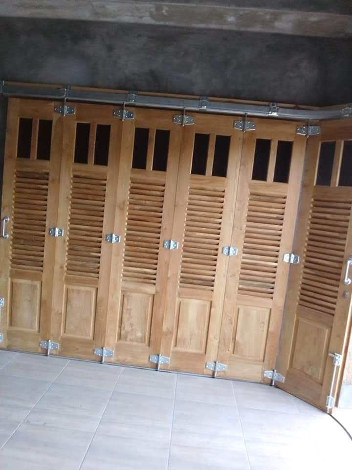Pembuatan Pintu Garasi Kayu di Jakarta